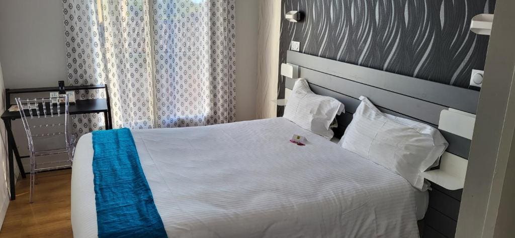 Standard Double Room room - Image 2