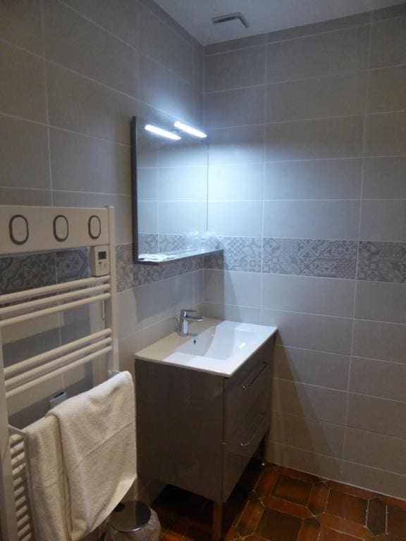 Double or Twin Room - Disability Access room - Image 3