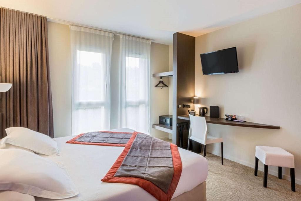Superior Queen Room room - Image 1