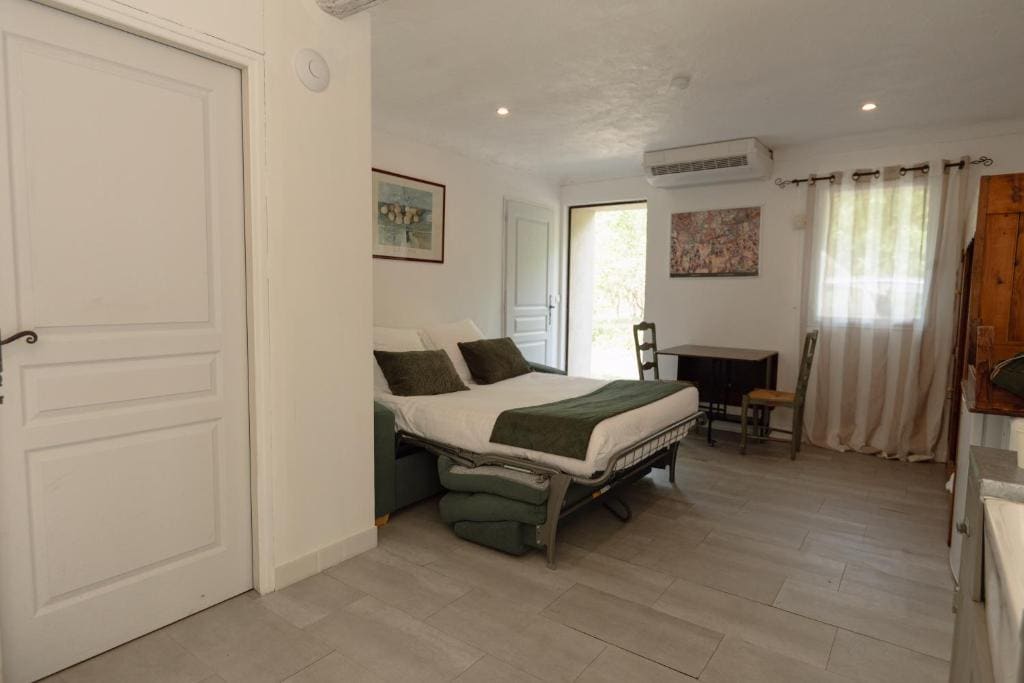 Apartment with Garden View room - Image 3