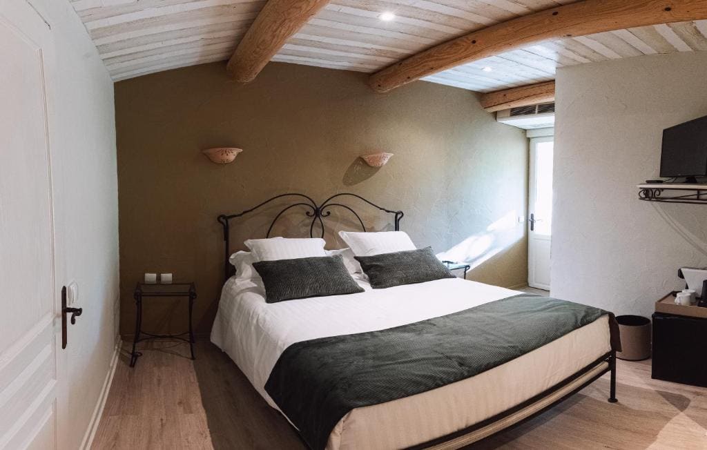 Room room - Image 3