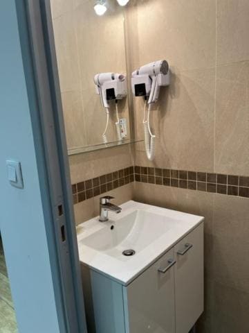 Double Room with Shared Bathroom room - Image 1