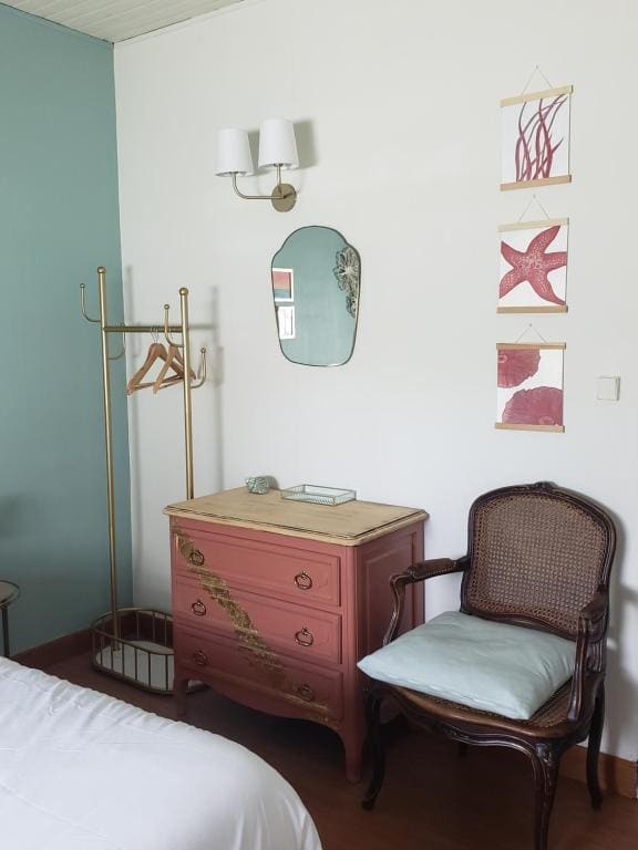 Double Room with Shared Bathroom room - Image 3