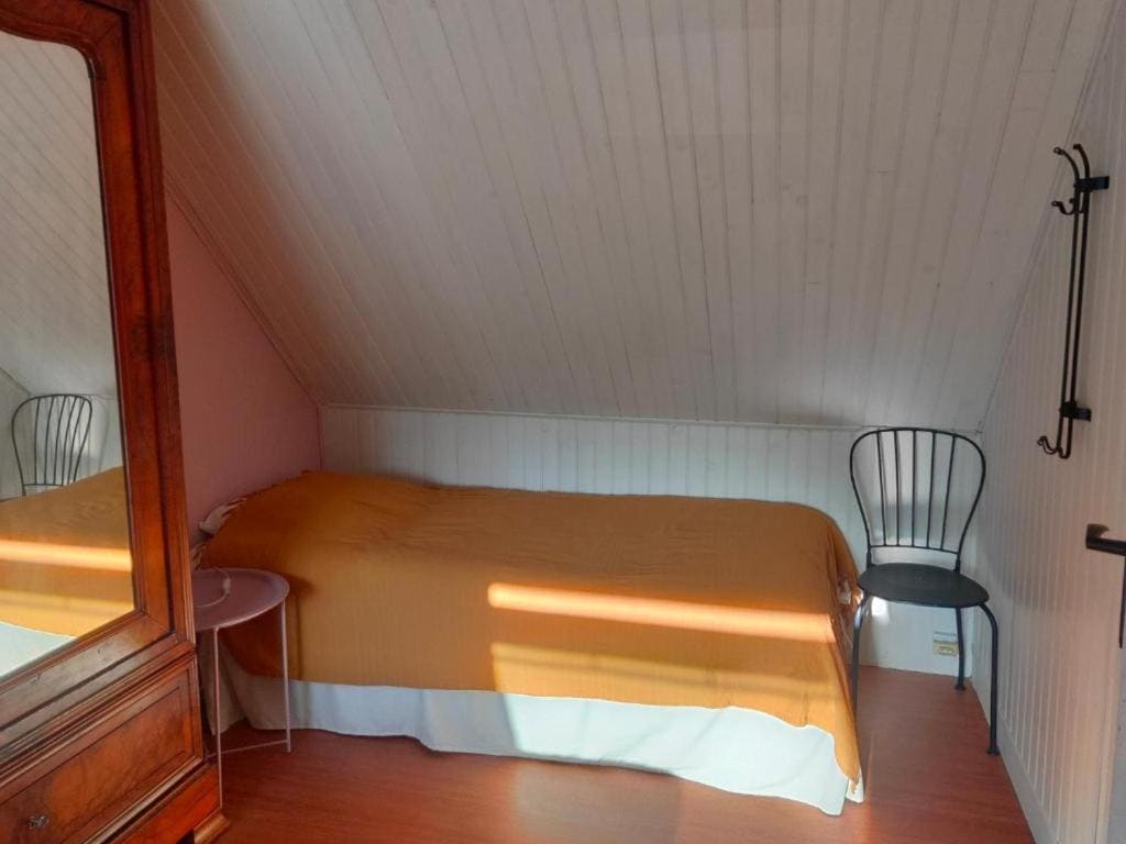 Quadruple Room with Shared Bathroom room - Image 2