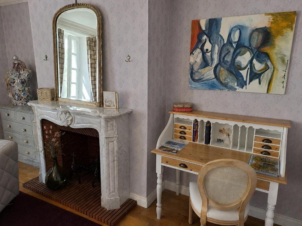 Double Room with Pool View room - Image 2