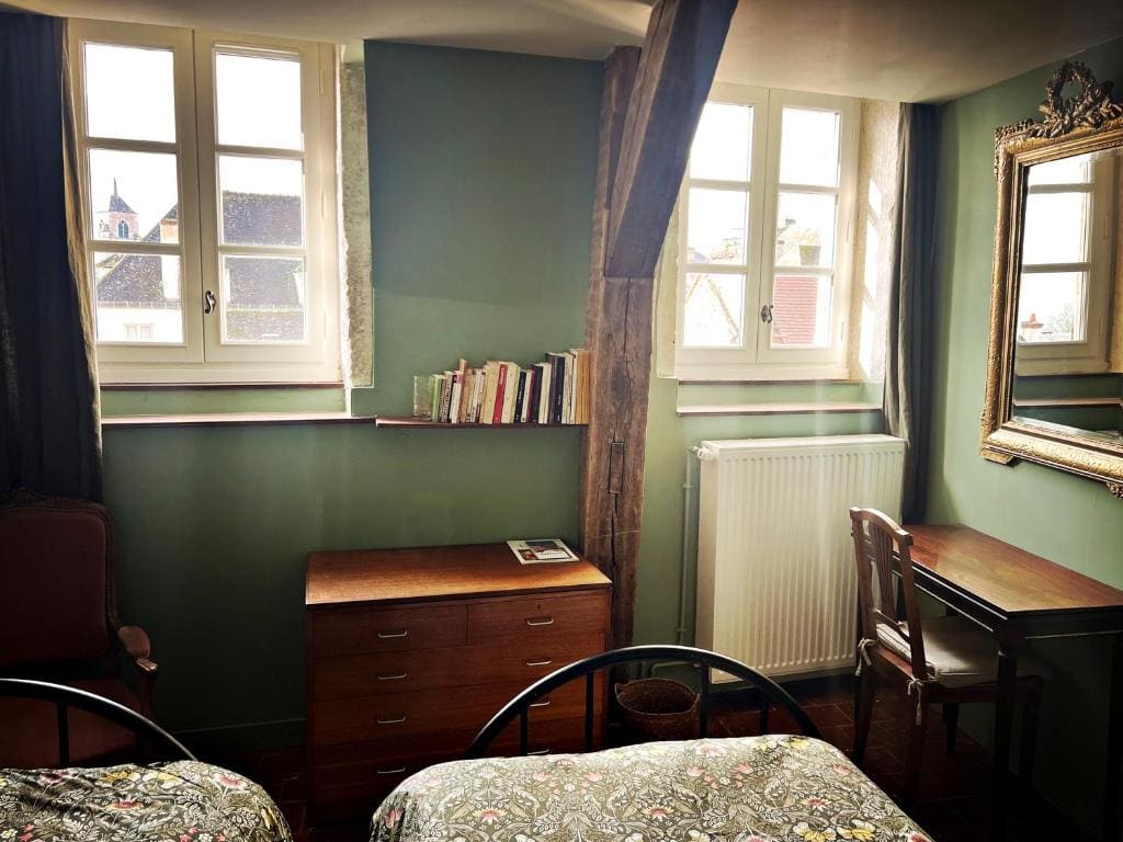 Twin Room with City View room - Image 2