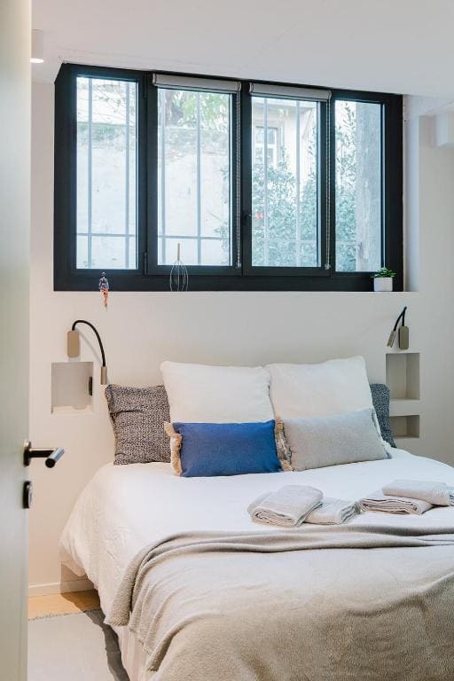 Deluxe Double Room with Shower room - Image 1