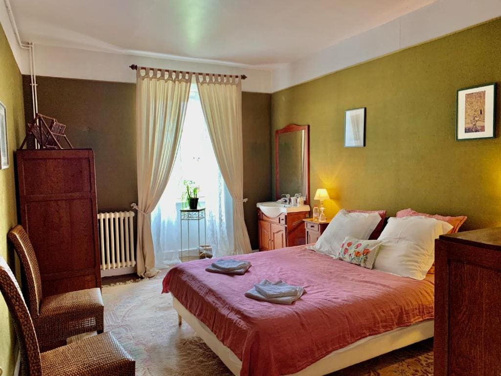 Double Room with Garden View room - Image 2