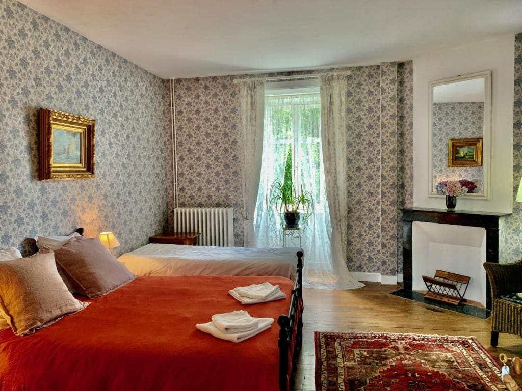 Queen Room with Garden View room - Image 1