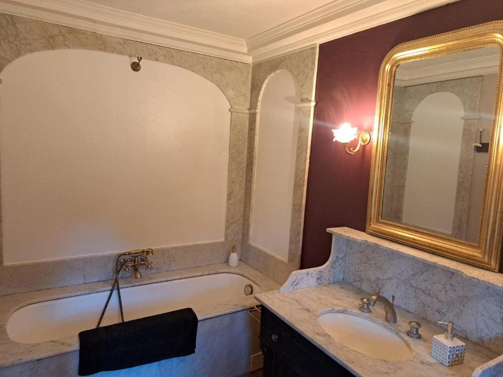 Double Room with Garden View room - Image 3