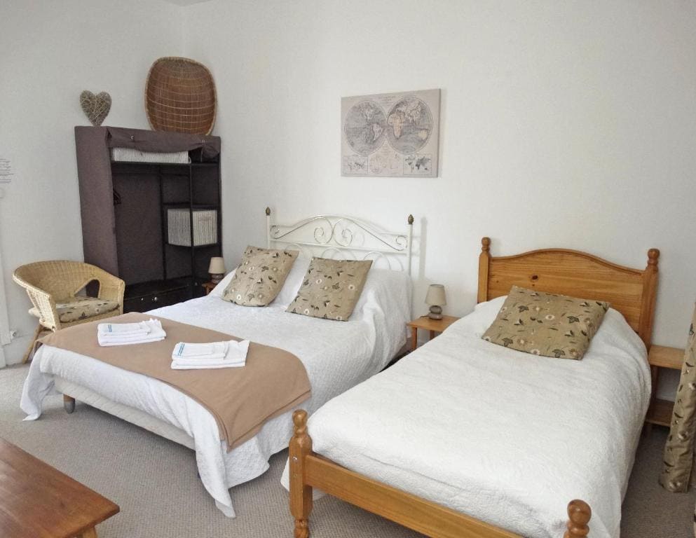 Deluxe Family Room room - Image 3