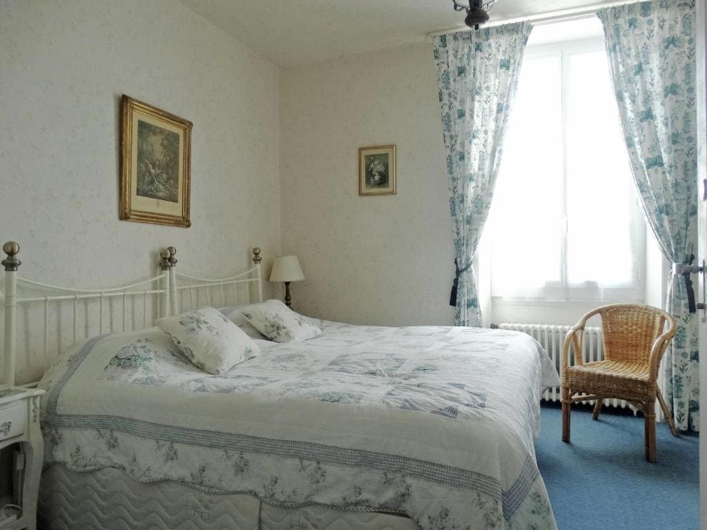 Deluxe Twin Room room - Image 2