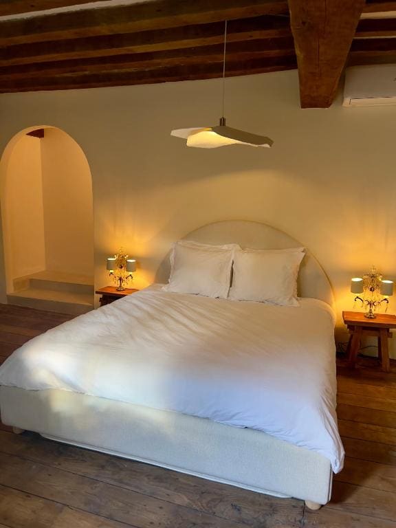 Superior King Suite room - Image 3
