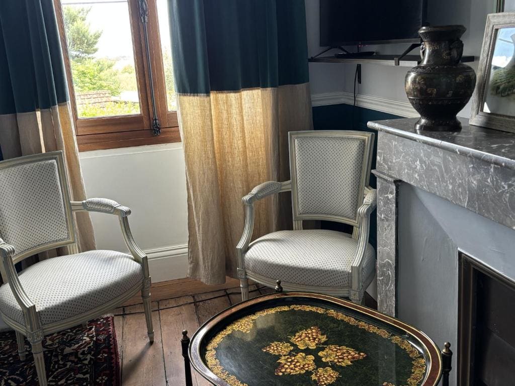Chateau Tronquoy-Double-Prestige-Salle d'eau-Vue sur la rivière room - Image 2