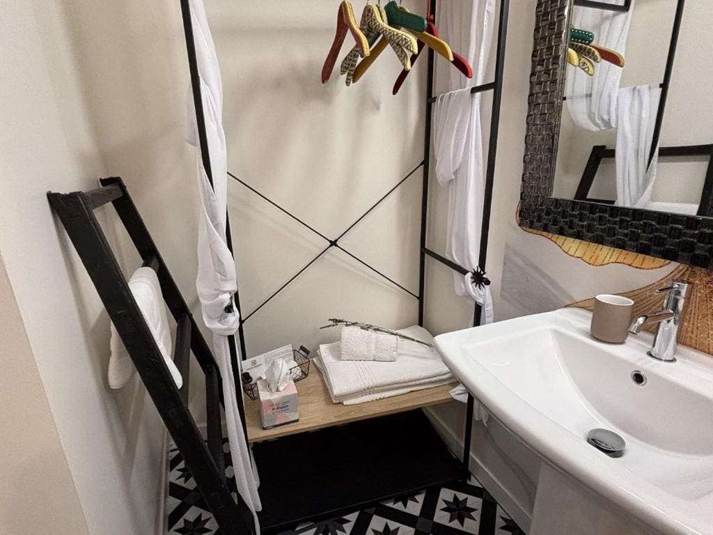 chambre Phelan Ségur-Double-Supérieure-SDB privée-Vue sur la rivière room - Image 2