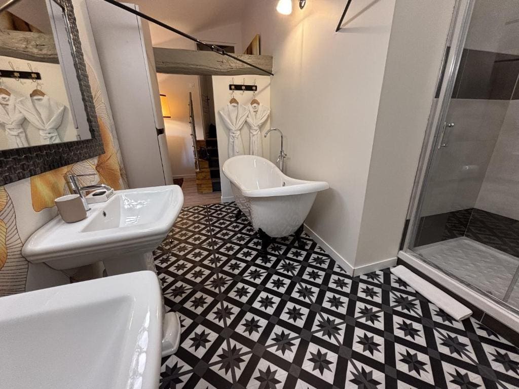 chambre Phelan Ségur-Double-Supérieure-SDB privée-Vue sur la rivière room - Image 1