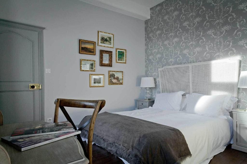 Deluxe King Room room - Image 3
