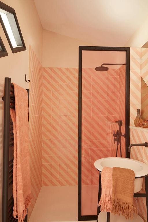 Double Room with Pool View room - Image 1