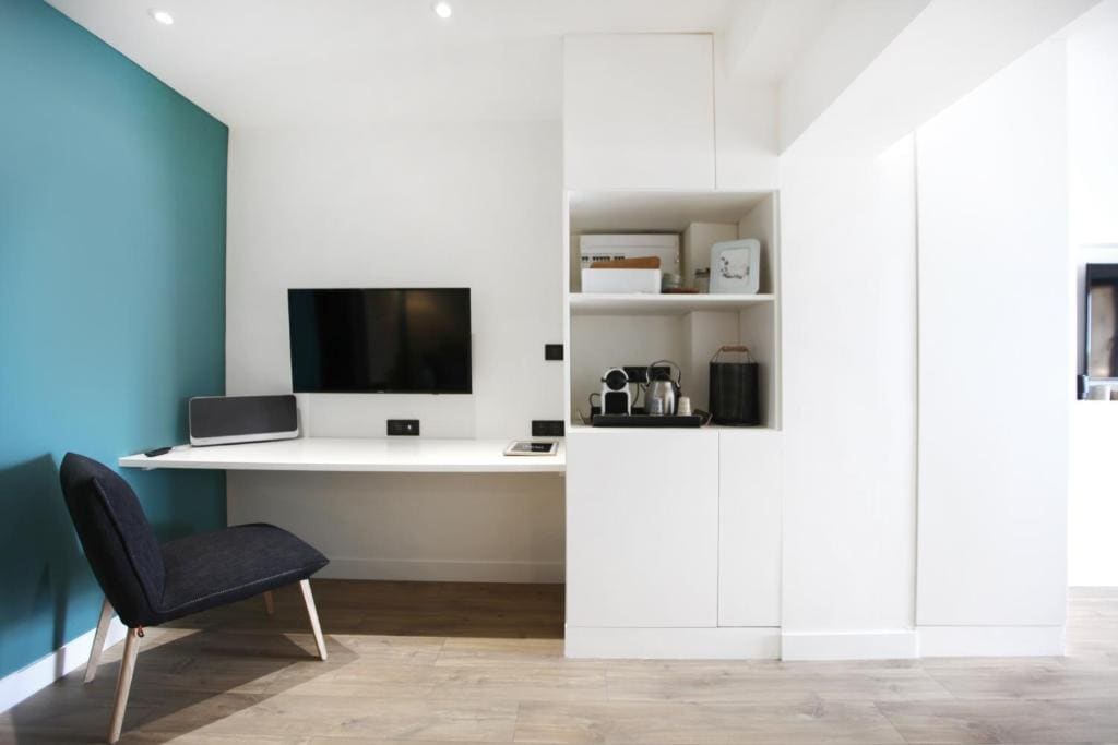 Suite 2 with Sea View - Ground Floor room - Image 2
