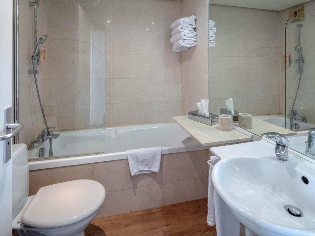 Verger Tradition Room with Spa Access included room - Image 3