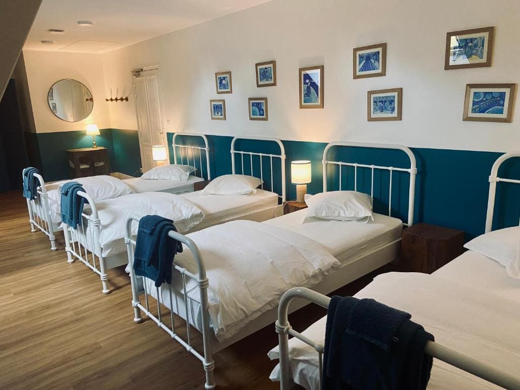 Mixed Dormitory Room room - Image 1