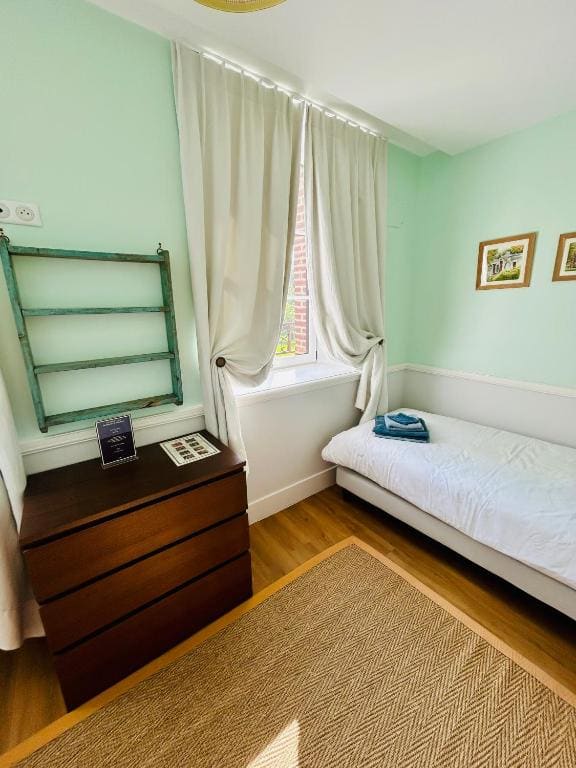 Twin Room with Garden View room - Image 1