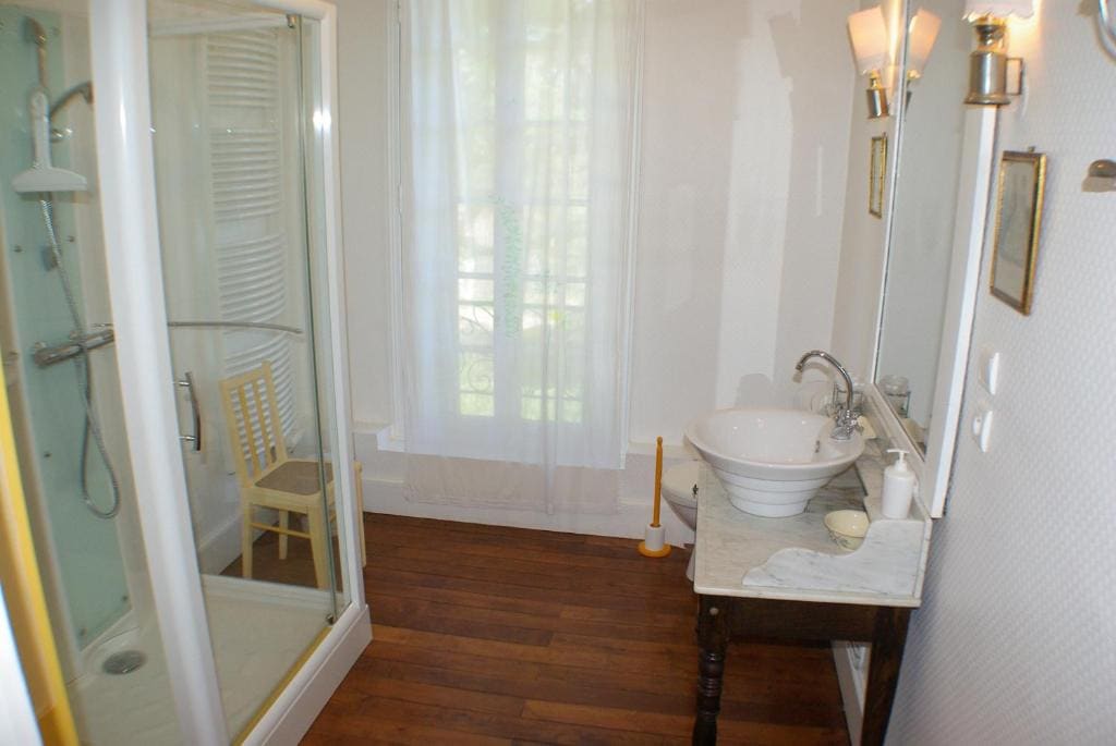 Twin Room with Private Bathroom room - Image 2