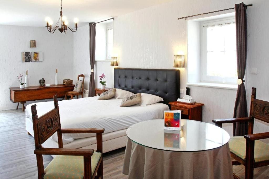 Orangerie Double Room room - Image 1