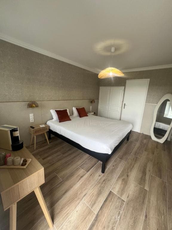 Orangerie Double Room room - Image 3