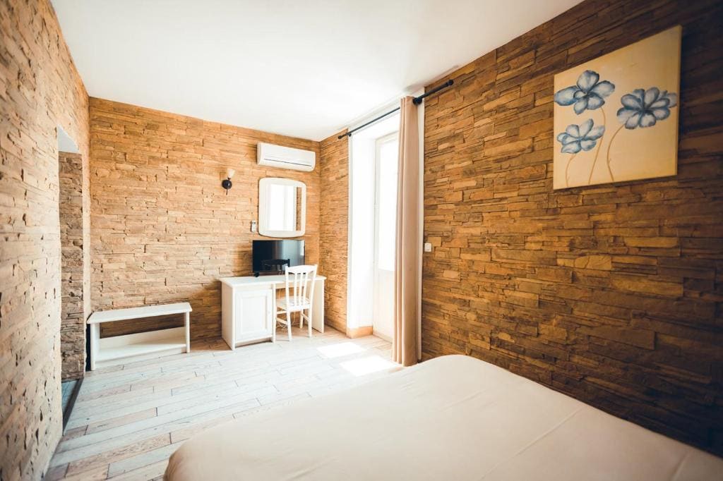 Standard Double Room room - Image 2