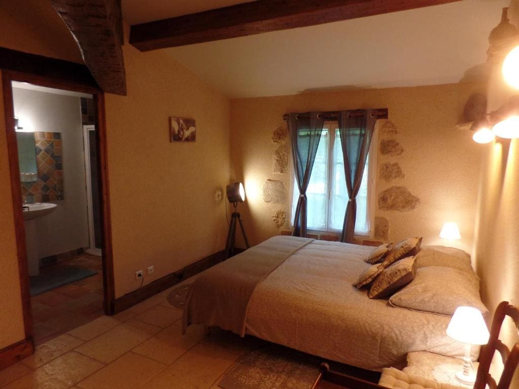 Double Room with Private Bathroom room - Image 1