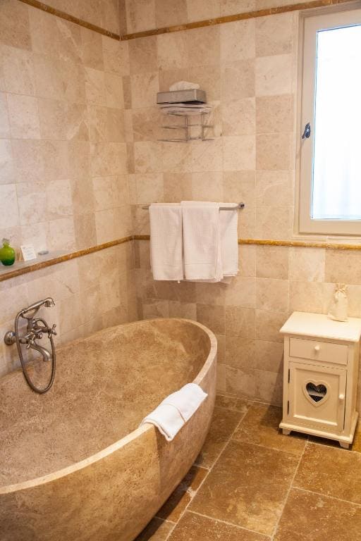 Superior Junior Suite room - Image 2