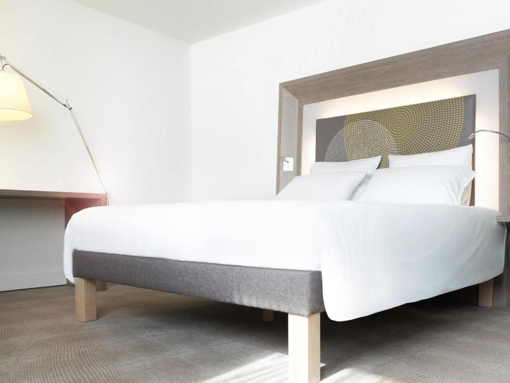 Classic Double Room - Disability Access room - Image 3