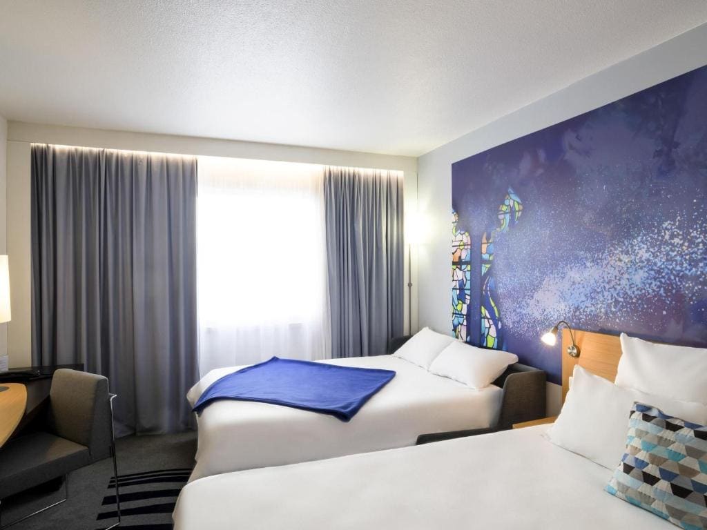 Classic Double Room with Sofa Bed room - Image 2