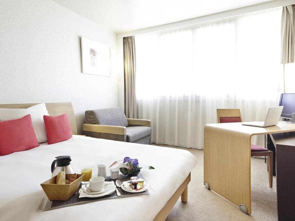 Standard Double Room with Double Sofa Bed room - Image 2