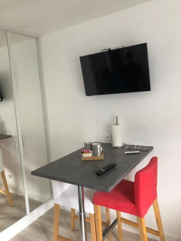 Double Room with Private External Bathroom room - Image 2