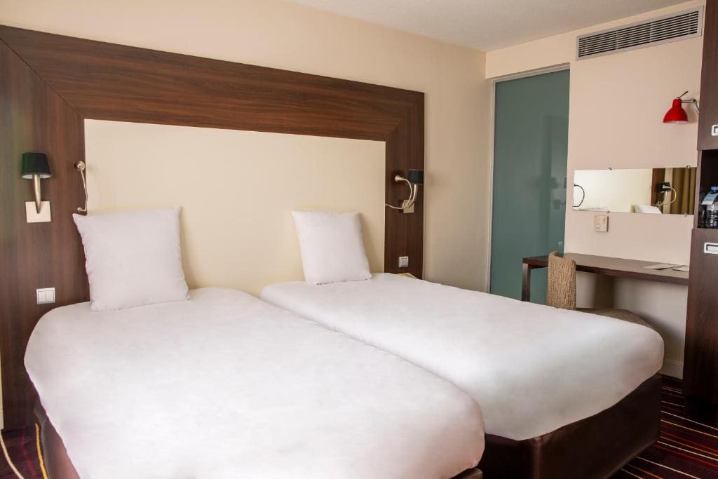 Standard Twin Room room - Image 2