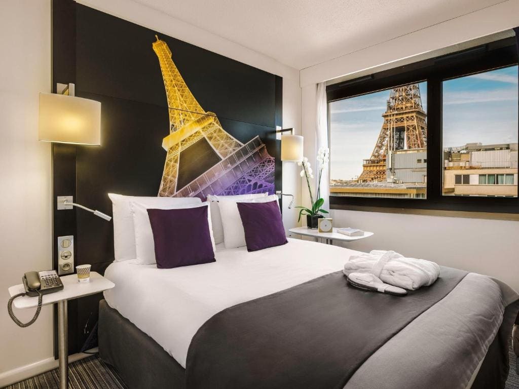 Privilege Double Room with Eiffel Tower View - High Floor room - Image 2
