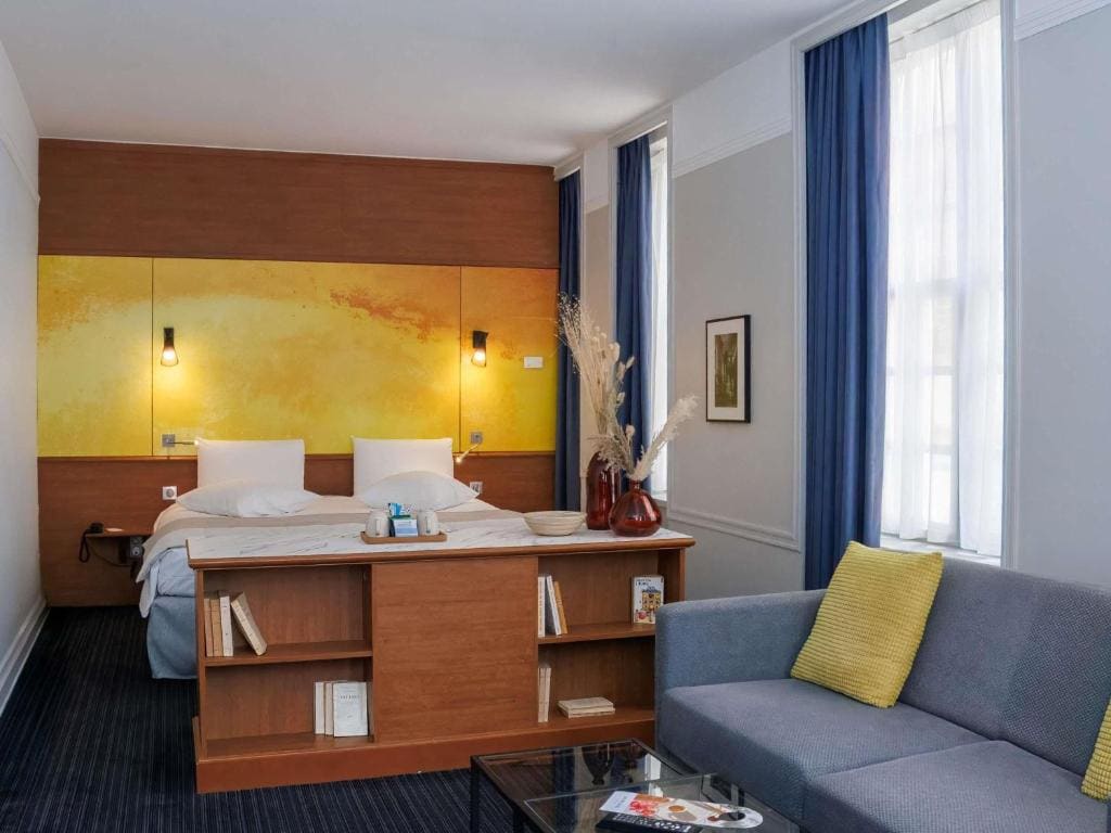 Suite with One Double Bed and One Sofa Bed room - Image 2