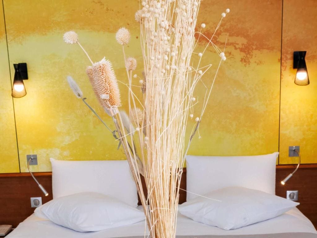 Suite with One Double Bed and One Sofa Bed room - Image 1