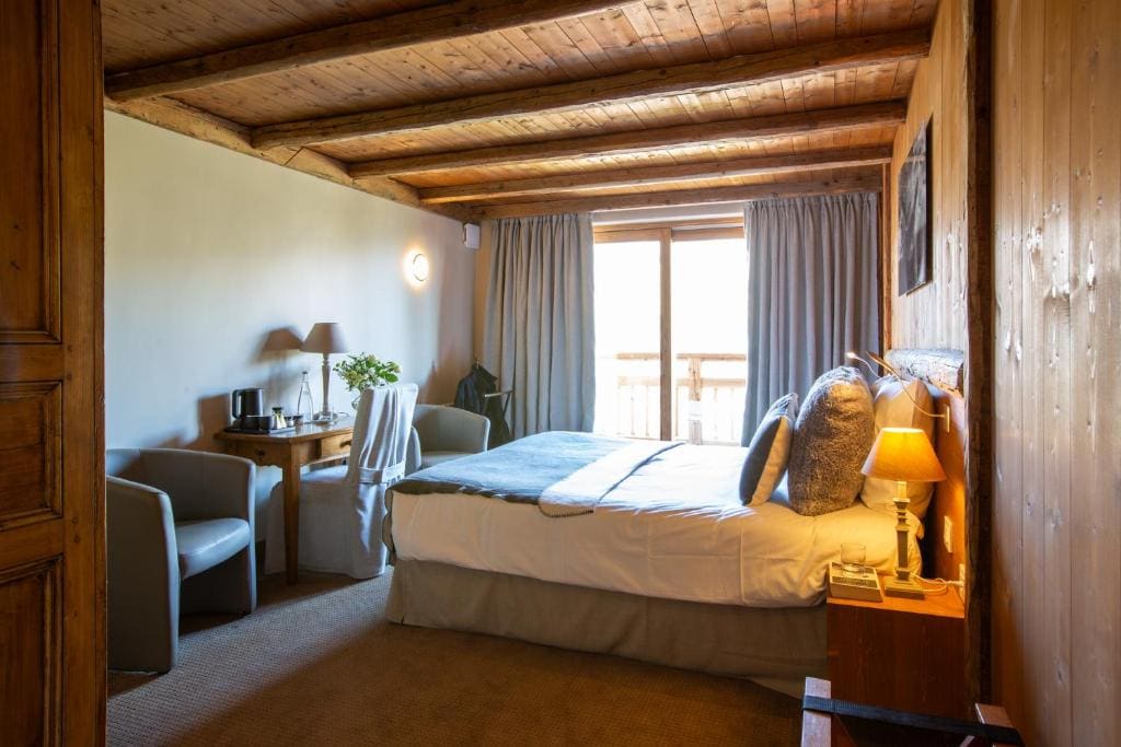 Superior Room with Balcony and Mountain View room - Image 1