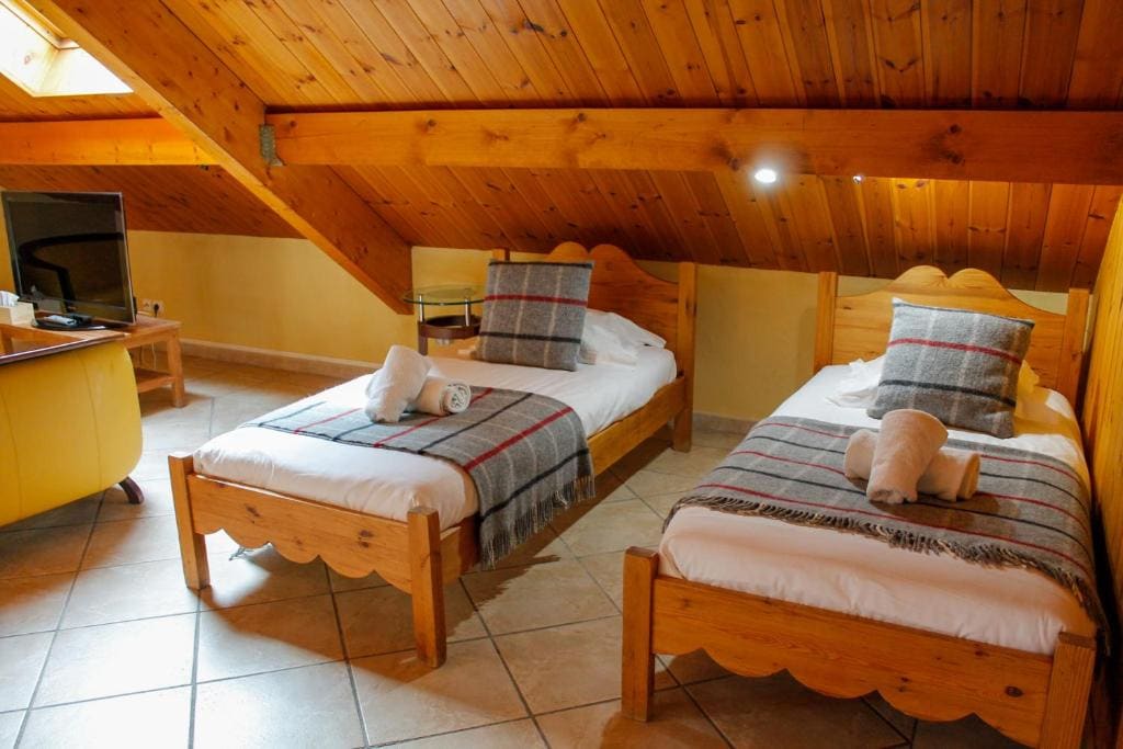 Family Room room - Image 2