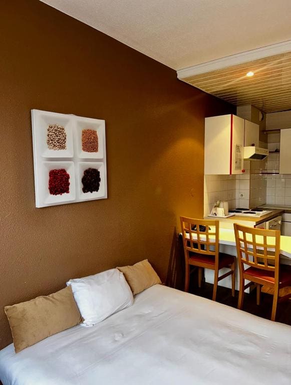 Standard Room - 1 Double Bed 1 Sofa room - Image 3