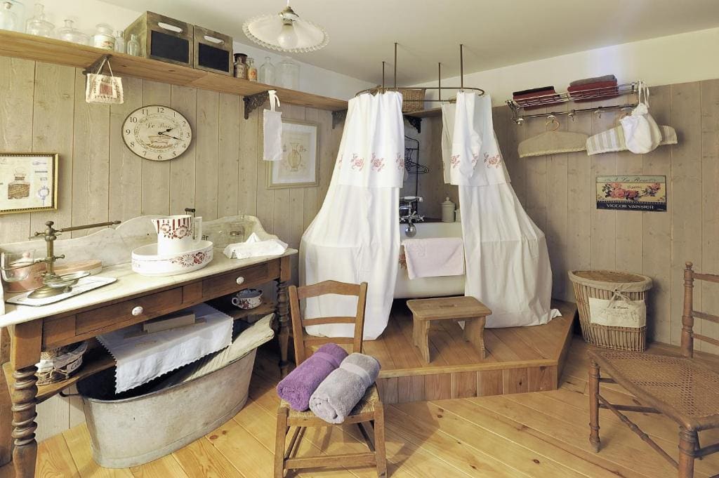Triple Room with Bath room - Image 1