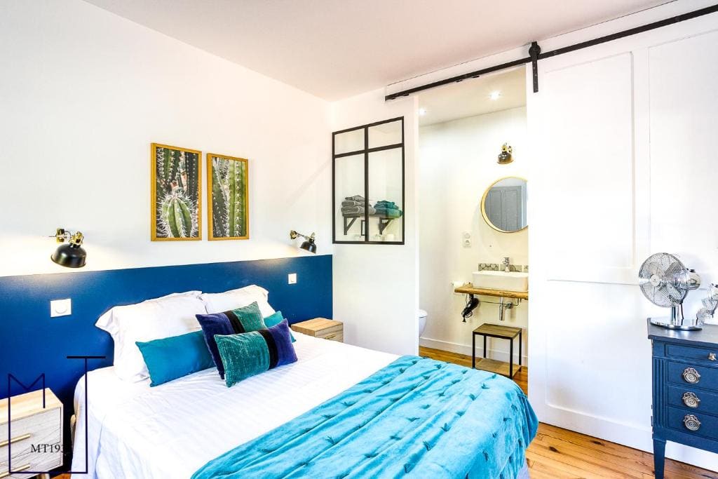 Double Room with Garden View room - Image 2