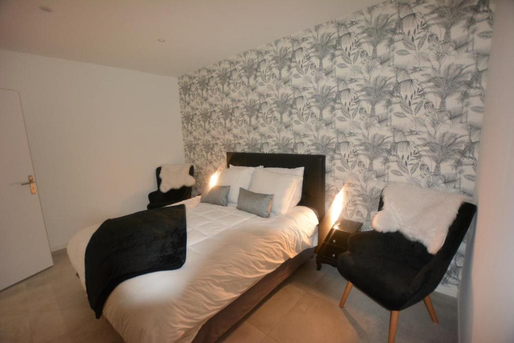 Room room - Image 3