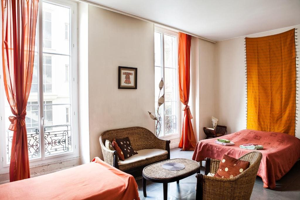 Triple Room with Shared Bathroom room - Image 3