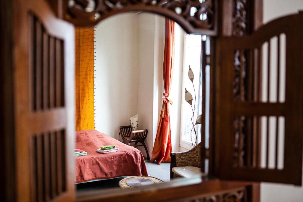Triple Room with Shared Bathroom room - Image 2