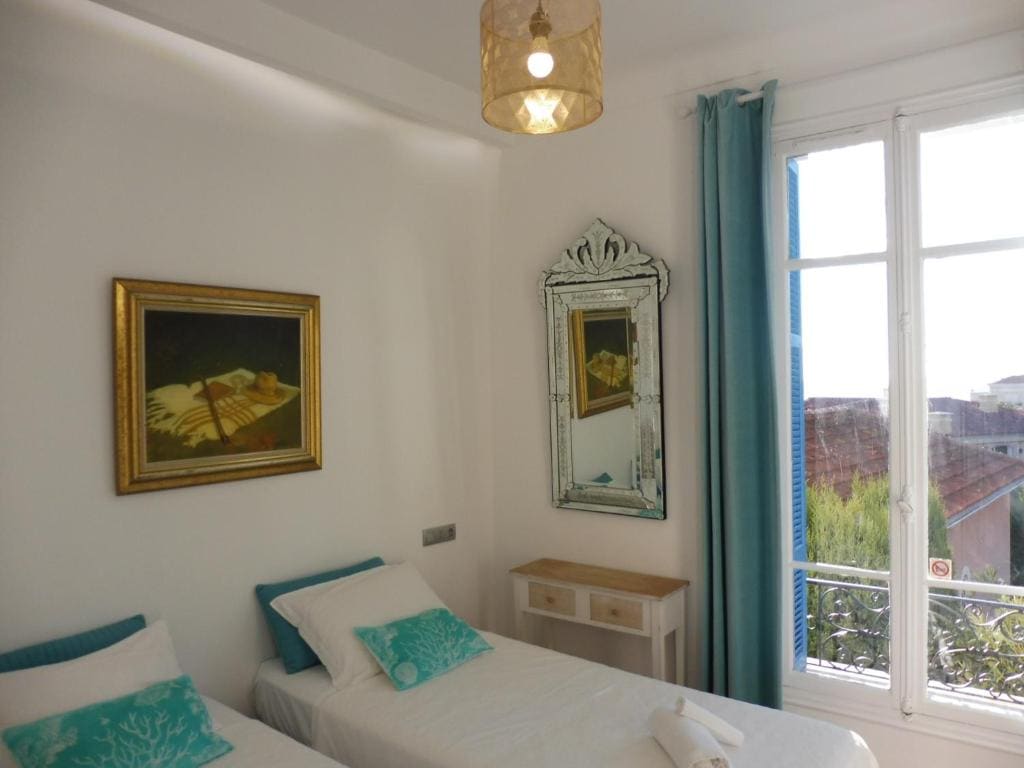 Twin Room with Sea View room - Image 1