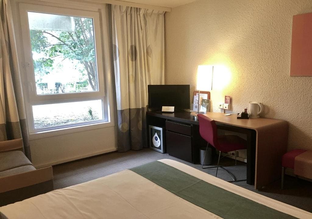 Classic Double Room with Sofa room - Image 2
